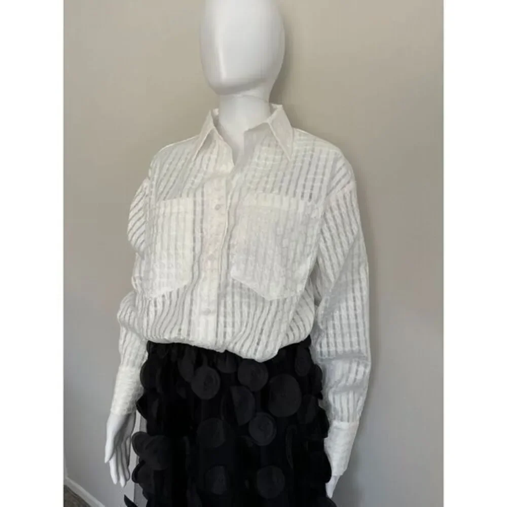 Commense Elegant White Textured Button-Down Shirt Long Sleeve Collared Blouse XS